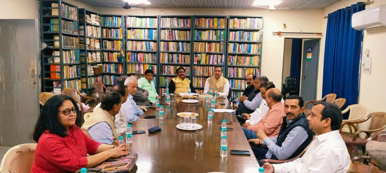 नोएडा में हेलमेट लगाने को सख्त हुई फोनरवा, सभी आवासीय सेक्टरों में एंट्री होगी बैन