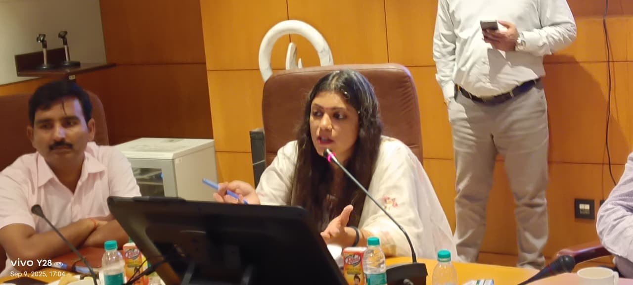 यूपी इंटरनेशनल ट्रेड शो-2025: नोएडा में डीएम ने की जनभागीदारी की अपील, प्रदेश की शान बढ़ाने की तैयारी