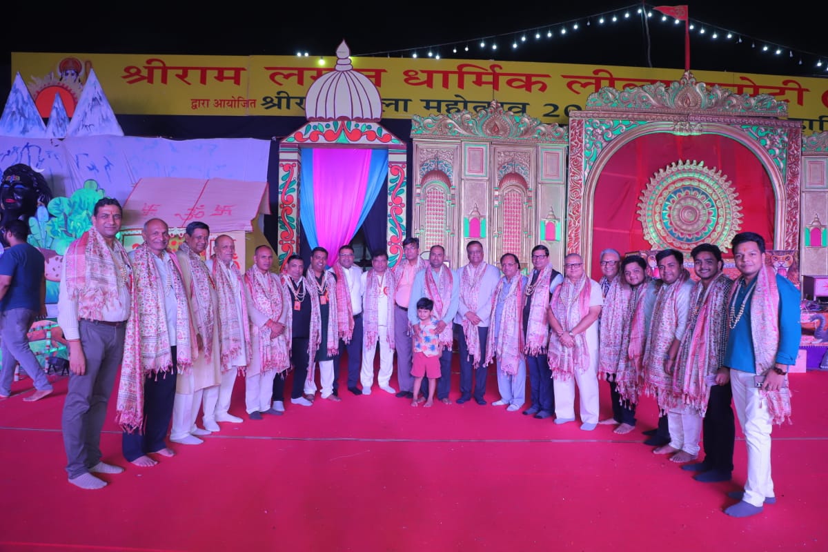 नोएडा में रामलीला आयोजनों में दिखा भगवान श्रीराम का जीवन-चरित्र, भारत मिलाप और राज्याभिषेक की लीला का मंचन