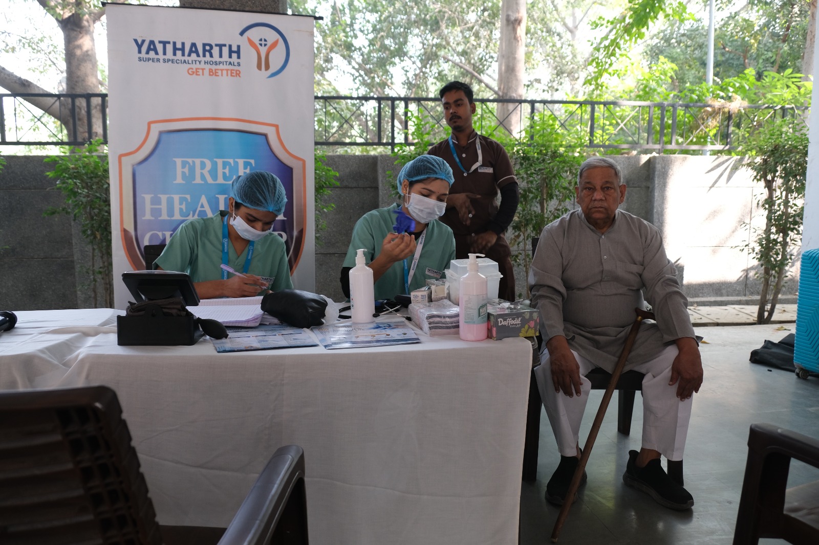 नोएडा: सेक्टर-105 RWA और यथार्थ अस्पताल की अनोखी पहल: मुफ्त डायबिटीज स्क्रीनिंग कैंप में 100+ निवासियों की जांच