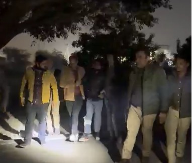 ग्रेटर नोएडा में पुलिस की बड़ी कार्रवाई: 25 हजार के इनामी बदमाश दानिश के साथ मुठभेड़, पैर में गोली लगी