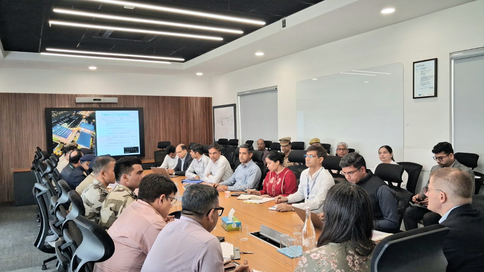 ब्रेकिंग न्यूज़: जेवर एयरपोर्ट की सुरक्षा पर सख्ती: नो-फ्लाइंग जोन में ड्रोन और 18 किमी परिधि में लेजर लाइट पर पूर्ण प्रतिबंध